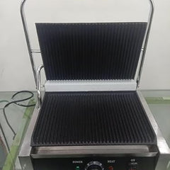 Metal 4 Slice Heavy Sandwich Griller Suitable For Restaurants Hotels And Commercial Purpose, 2500 Watts, White